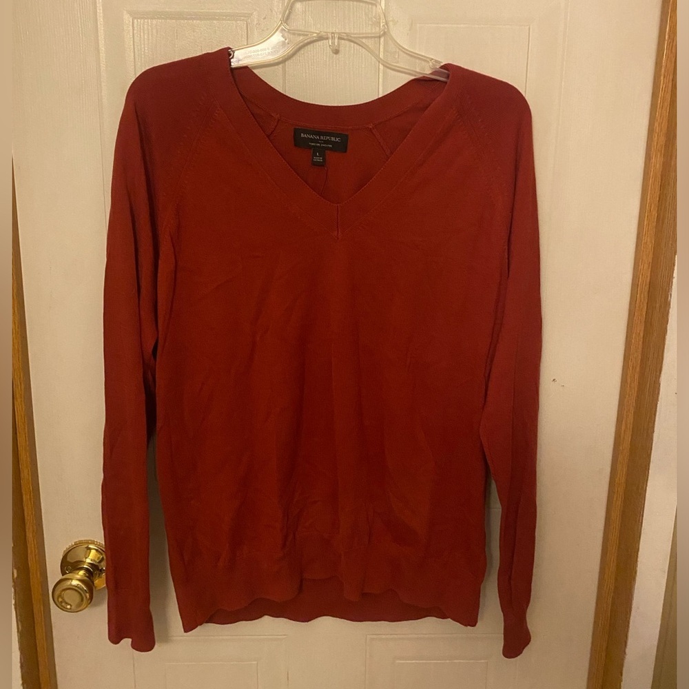 Banana Republic V-Neck Forever Sweater in Rust Red NWT